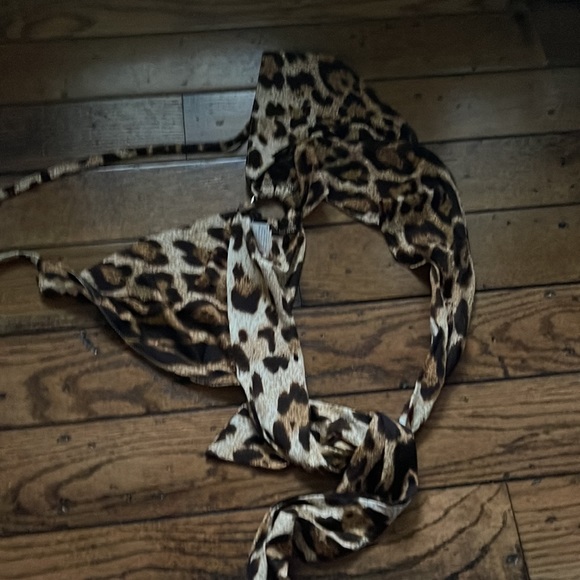 SHIEN cheetah print size XS tie crop top - Picture 3 of 3